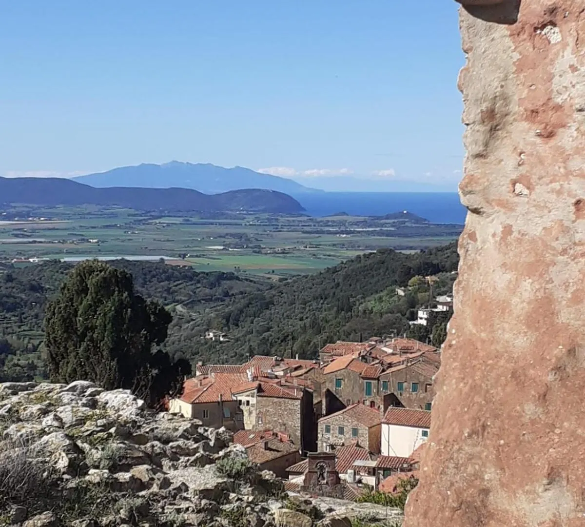 Bilocale Vista Mare Nel Borgo Di Campiglia Marittima Apartment